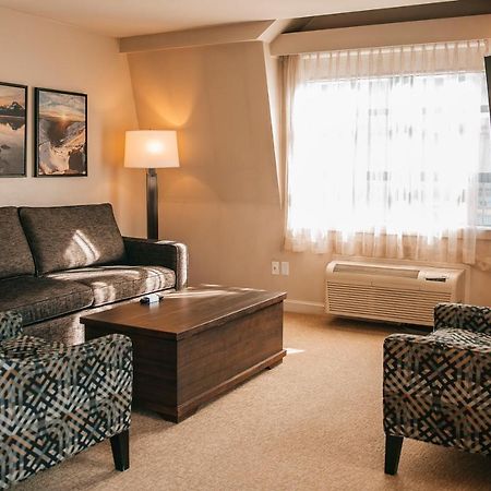 Sundial Hotel Whistler Bagian luar foto